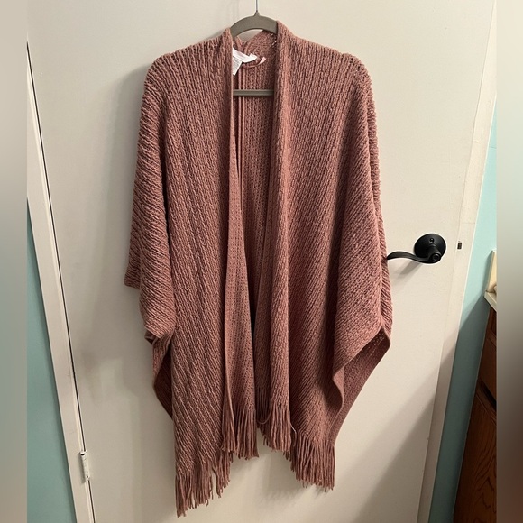 LC Lauren Conrad Pink Knit Shawl with Fringe - Picture 2 of 7